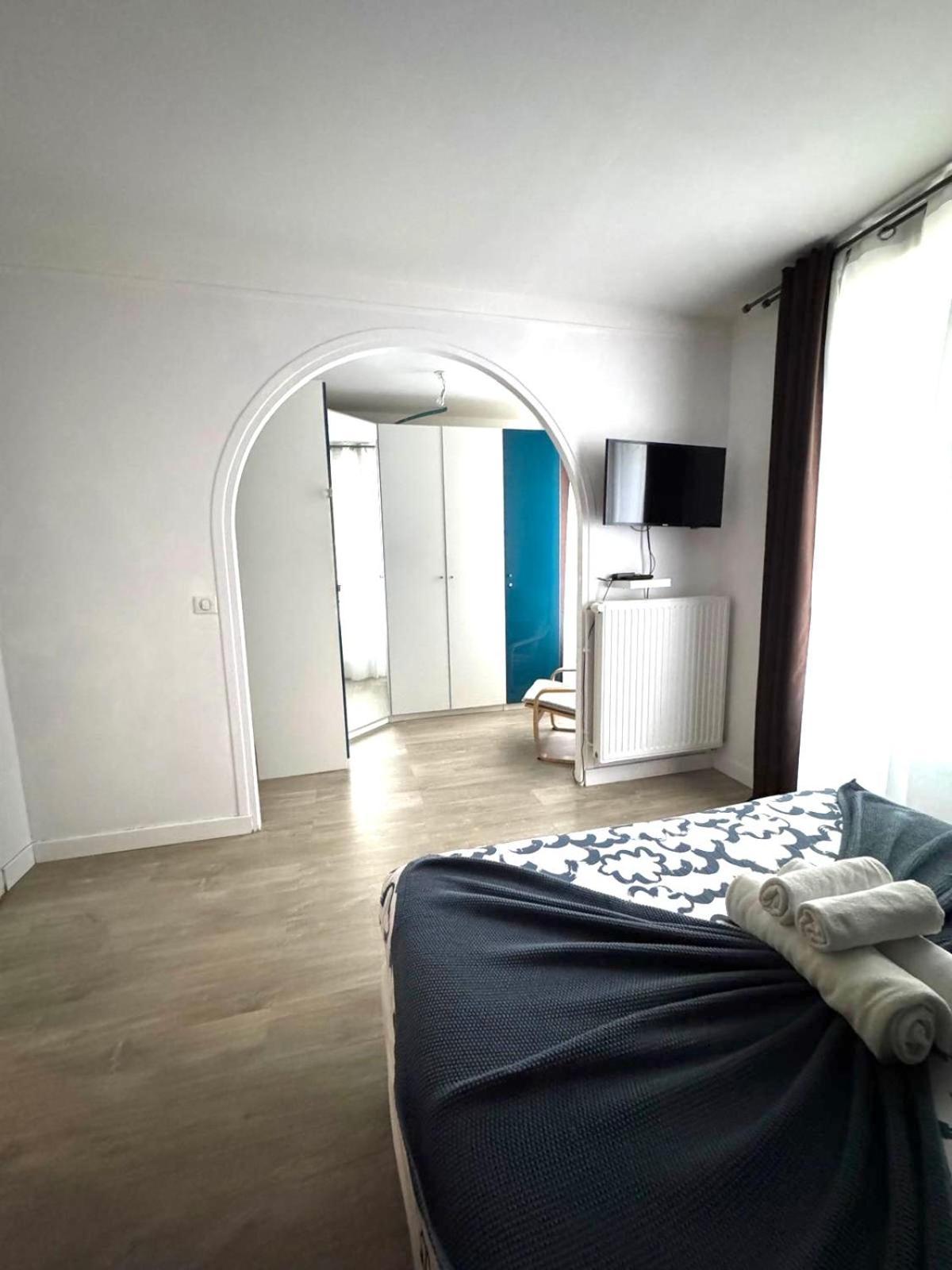 Appartamento L'Escapade Parisienne Maisons-Alfort Esterno foto